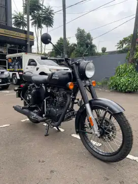 Classic 500 abs stealth black 2022