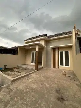 Rumah Baru di Pakis Mangliawan dkt Pintu Tol Blimbing Araya