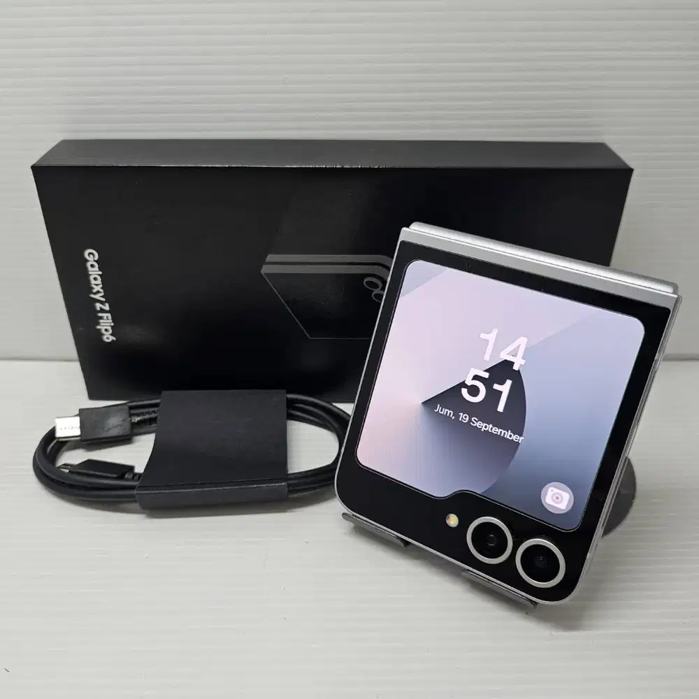LENGKAP MULUS SAMSUNG GALAXY Z FLIP 6 5G 12/256 SILVER SHADOW LIKE NEW