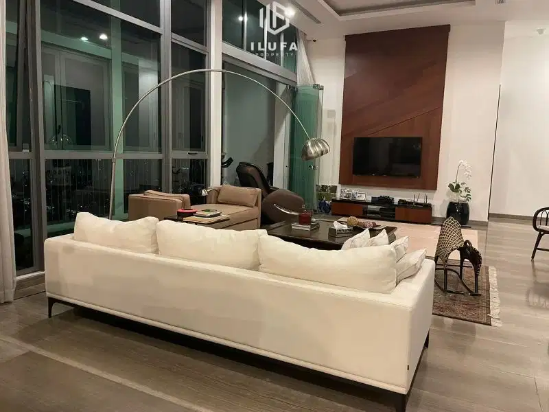 For Rent Apartment Kemang Village tower bloomington 4br