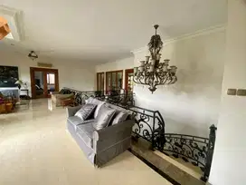 Dijual Rumah Luas Bebas Banjir di Kebayoran Baru Jakarta Selatan