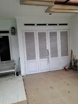 RUMAH LOKASI SANGAT STRATEGIS DAN NYAMAN