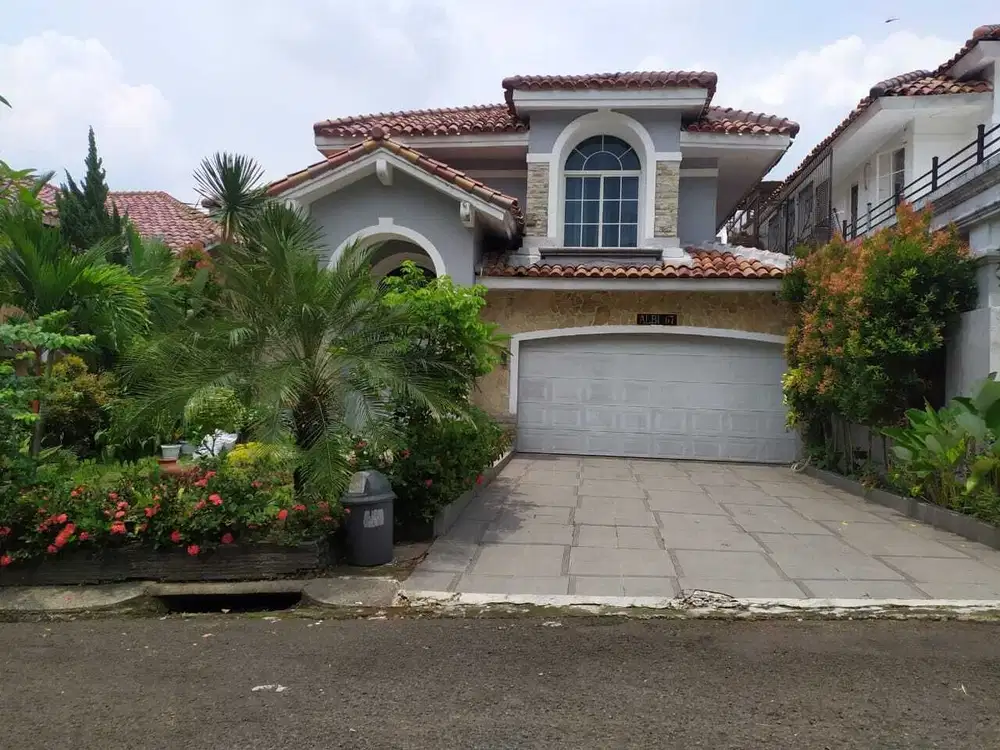 Dikontrakkan rumah bagus furnished private pool