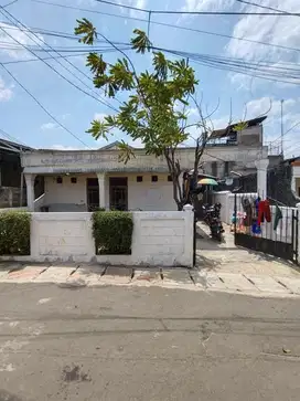 Tanah kav Bonus rumah  167 m2 shm akses mobil jakarta
