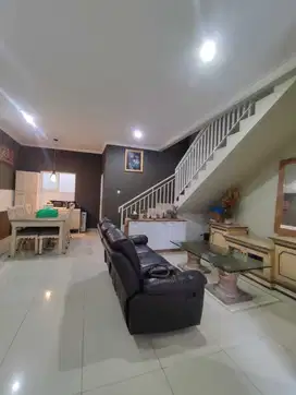 Rumah Keren Nyaman di Taman Kopo Indah 3 Bandung