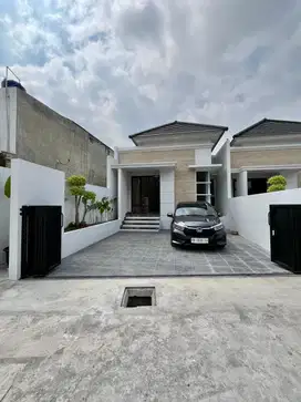 RUMAH BARU LIMASAN MODERN DI TEPI JALAN ASPAL WEDOMARTANI NGEMPLAK