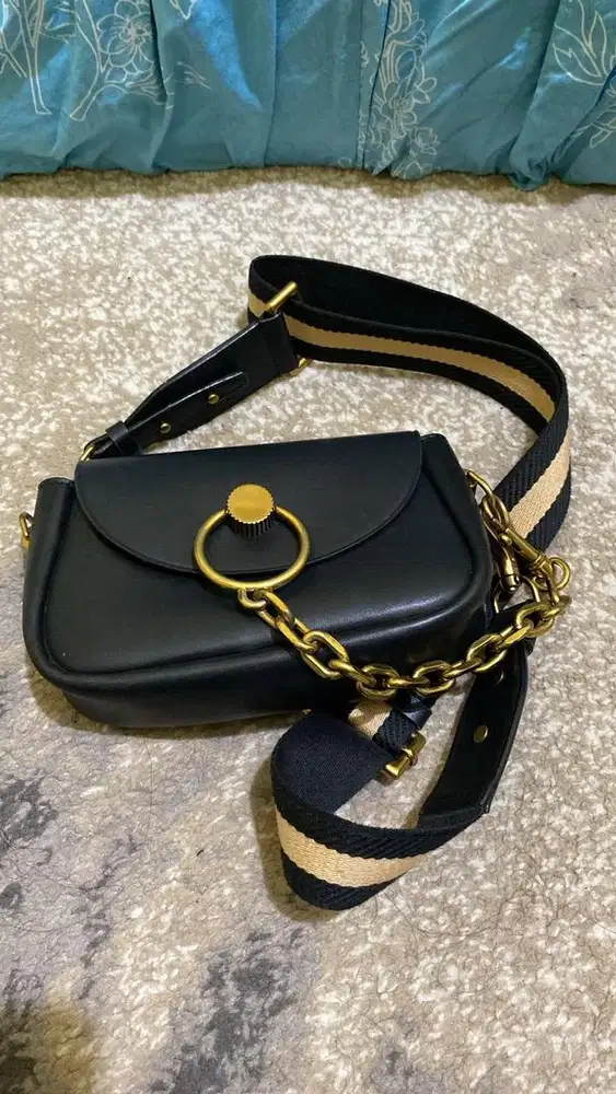 slingbag charles & keith