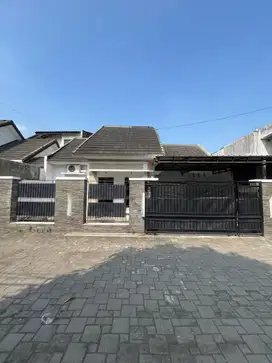 RUMAH CANTIK DALAM PERUMAHAN CUNDAMANI RESIDENCE KALITIRTO BERBAH