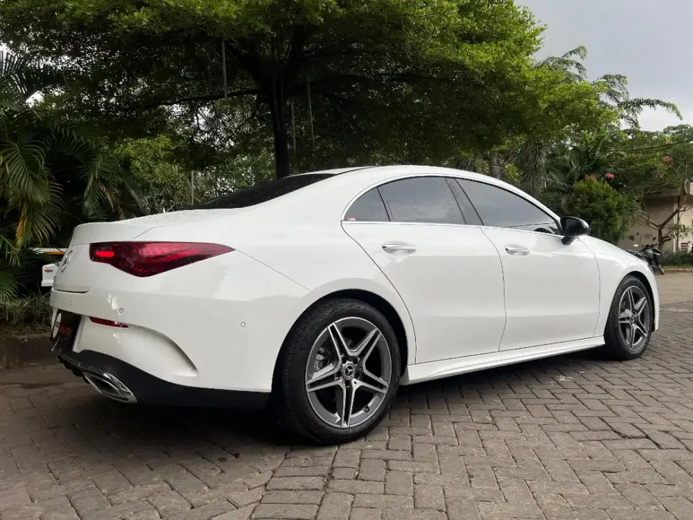 Mercedes Benz CLA 200 1.3L AMG Line 2024