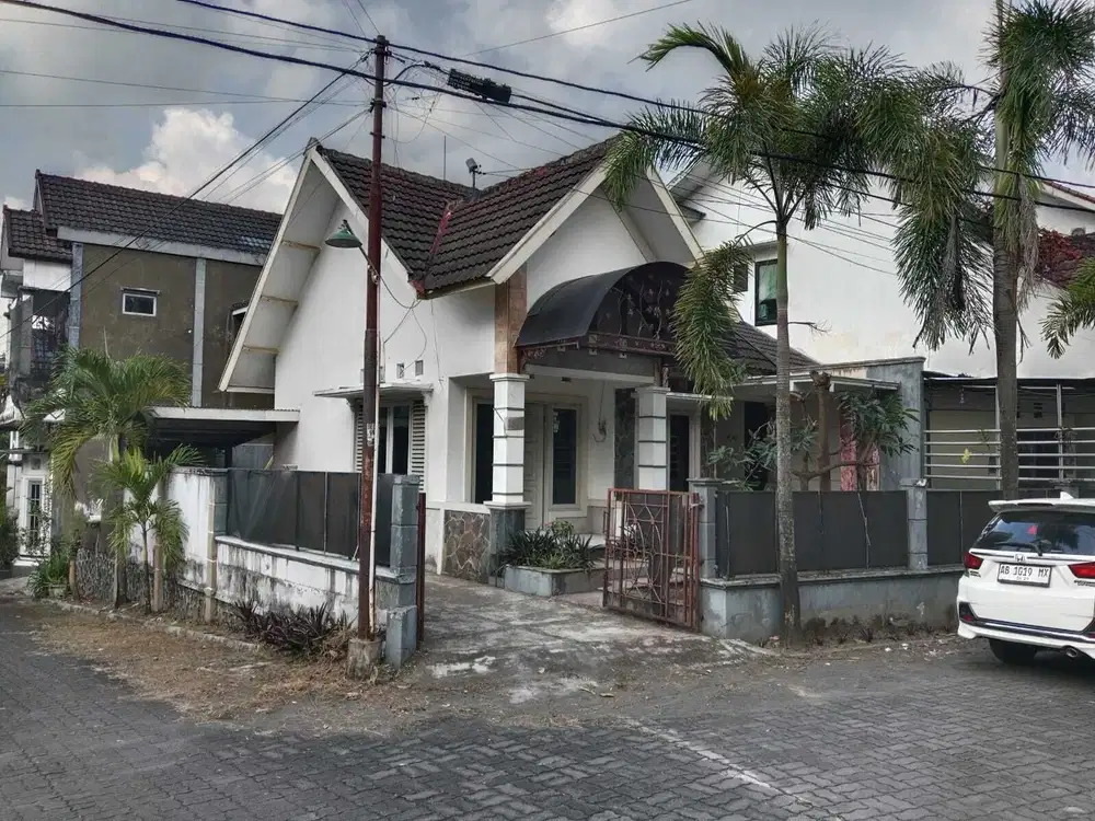 Tanah dan bangunan rumah dalam perumahan barat casagrande
