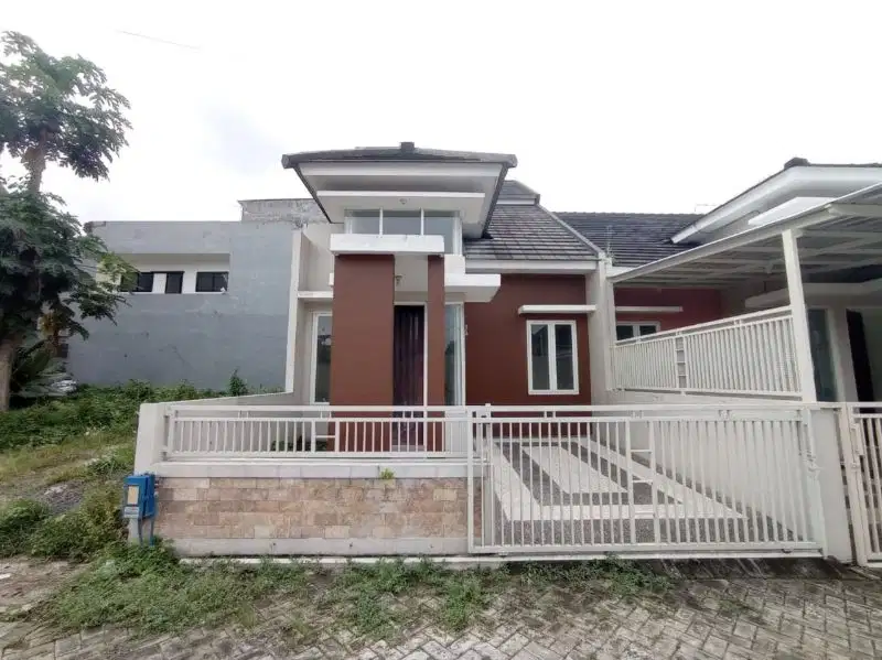 Rumah Baru di Candi Mendut di Pusat Suhat dkt Kampus UB Patung Pesawat
