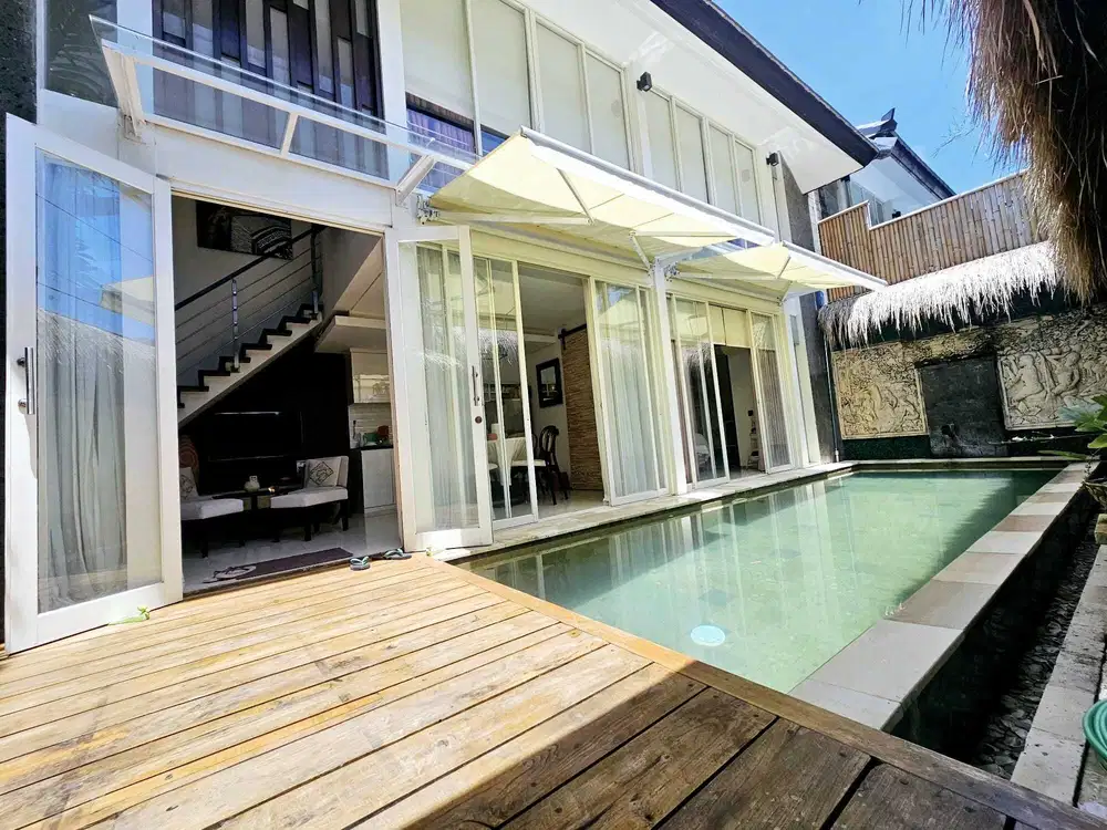 VILLA MURAH DI AREA KEROBOKAN BALI LOKASI STRATEGIS