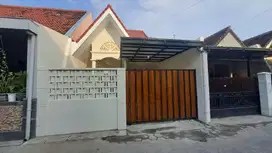 Rumah model Mezanine hanya 100m dari Jalan Raya Utama Gentan