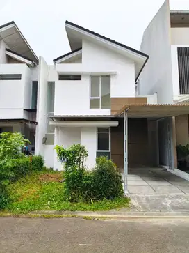 Disewakan Rumah The Icon Verdant Ville, Rapih dan Baru Renov!