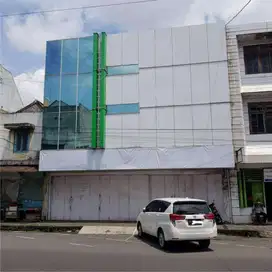 Ruko siap pakai kawasan Kampung Batik Kauman Solo