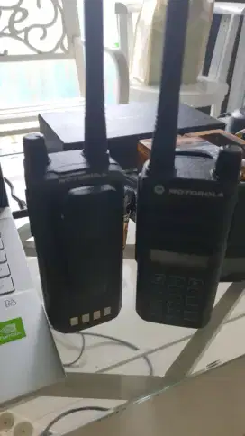 HT motorola Xir C2660 dan charger