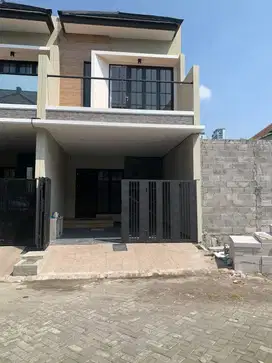 Di JUAL RUMAH BARU Gress SIDOSERMO 2 lt