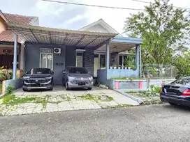 Rumah Strategis Bonus Kosan 5 Pintu di Lippo Cikarang, Hanya 3 Miliar