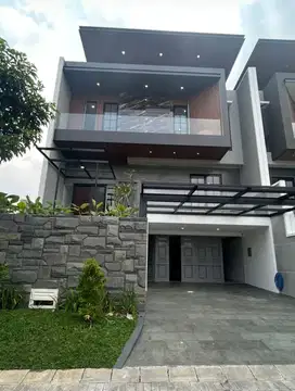 Di jual Rumah baru gress , cluster depan Citraland Surabaya
