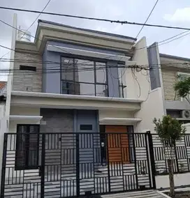 RUMAH BARU MANYAR REJO DEKAT GALAXI MALL UNAIR ITS ITAT UNTAG UNITOMO