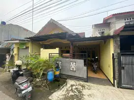 Jual Rumah Lokasi Strategis Griya Ciwangi Lt 133 m2 Dekat Dengan Jalan