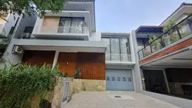 Kebayoran Symphony Bintaro Rumah Cantik Homie dan Siap Huni Emerald