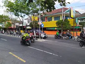 Ruko usaha pinggir jalan raya mentri supeno umbulharjo