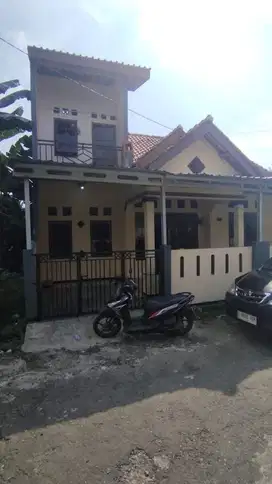 rumah dua lante elegant sejuk asri