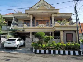 Rumah Mewah Semi Furnished 6 Kamar di Darmo Baru Timur Surabaya