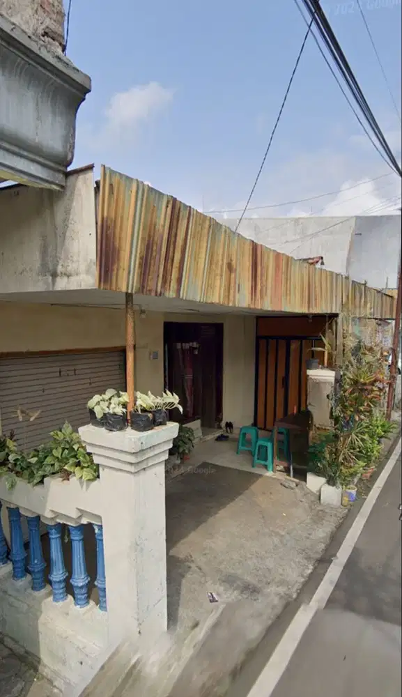 RUMAH BANGUNAN LAMA LOKASI DINOYO MALANG