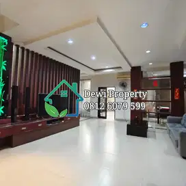 DIJUAL VILLA KOMP CEMARA ASRI JLN MERBAU