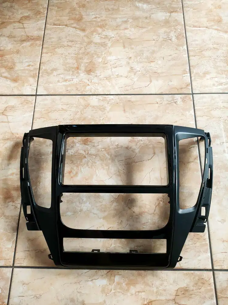 Frame Head Unit Panel Tengah All New Pajero Dakar Black Piano Original