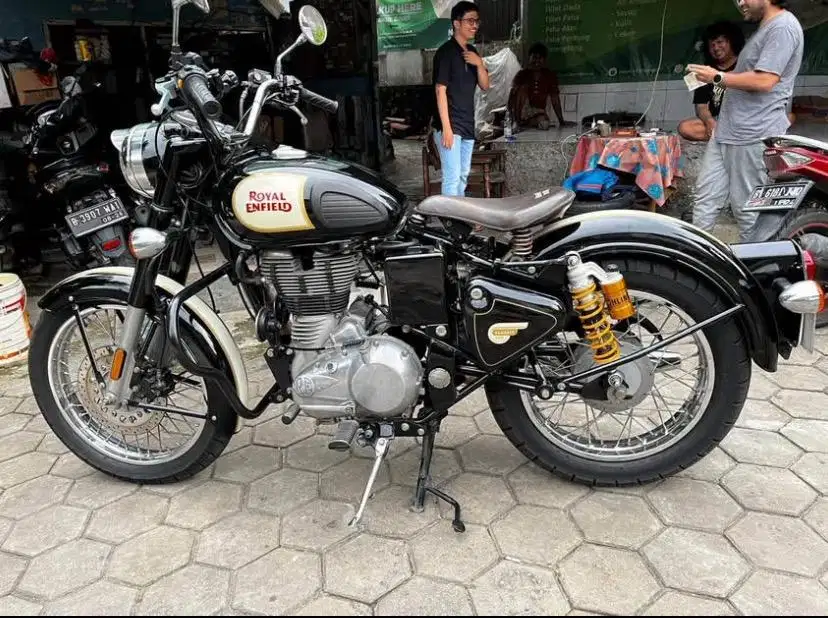ROYAL ENFIELD CLASSIC 500CC