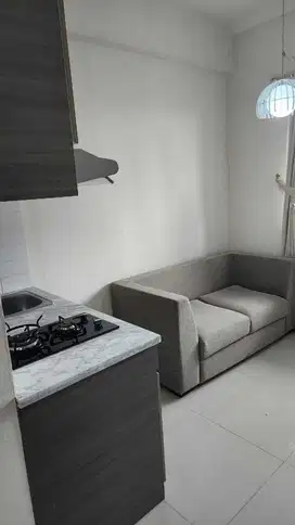DISEWAKAN 2 BEDROOM APARTEMEN GREEN PRAMUKA CITY SCARLET MALL TAHUNAN