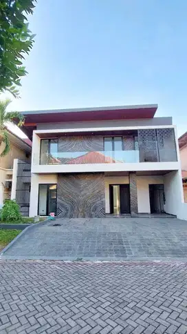 Rumah minimalis pakuwon indah surabaya barat