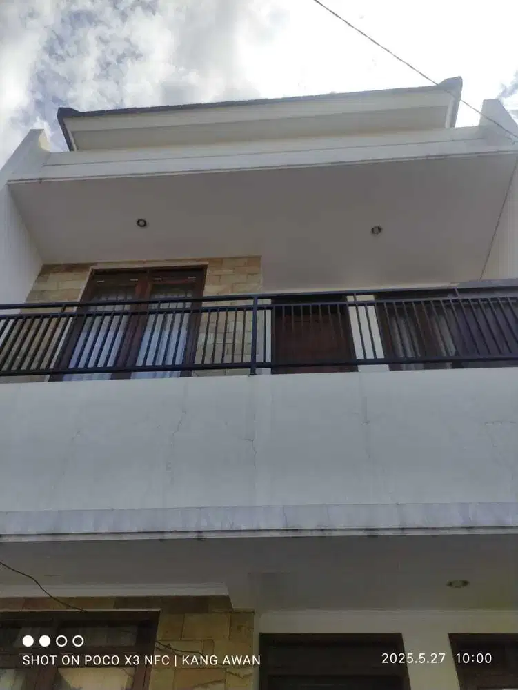 Jual CEPAT, Rumah 2 lantai MINIMALIS belakang GRIYA ARCAMANIK