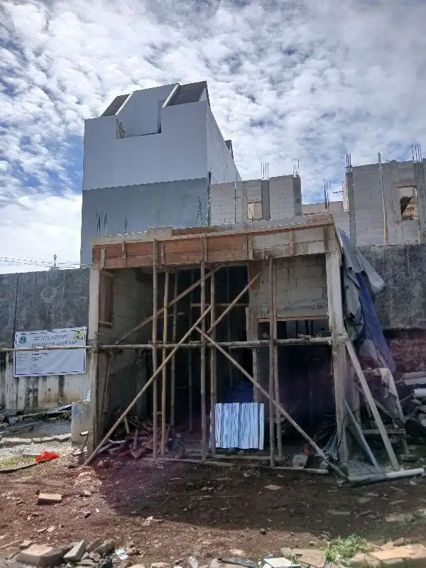 Rumah 2 lantai cash kpr jakarta murah 2kt 1km