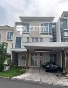 Di jual rumah Lariz Golf Residence Pakuwon Indah Surabaya