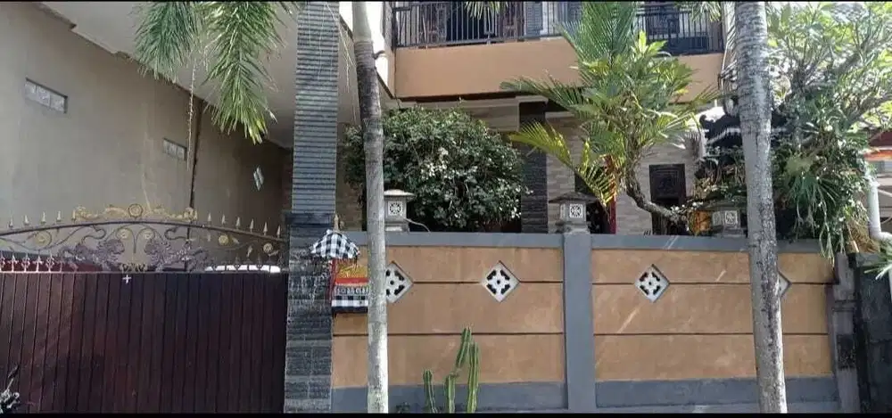 Dijual rumah lantai 2