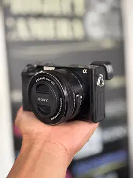 Sony A6000 Kit Bonus Tas dan Memory