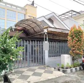 Rumah Dharmahusada Indah siap huni , surabaya