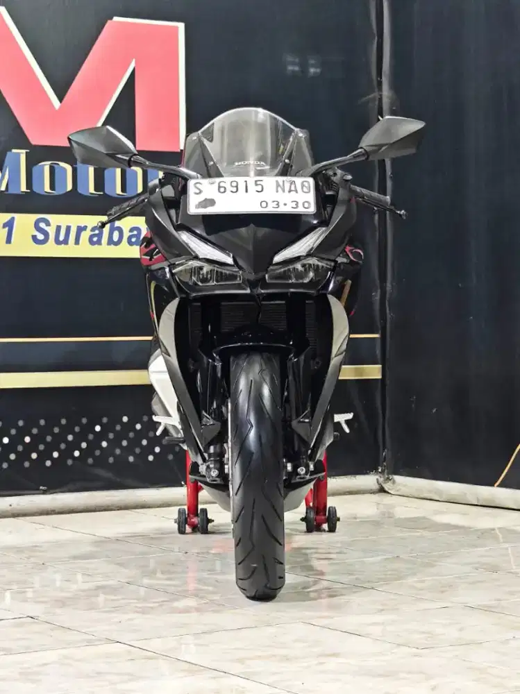 DP 10jt an Honda CBR250RR BLACK FREEDOM TH 2020 jos