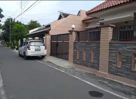 Rumah minimalis suasana hommy dekat Warastratama Kerten Solo