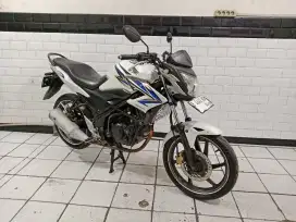 Dijual cepat cb150r 2013 surat lengkap