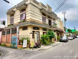 Rumah Lux 2 lantai full furnished Kawasan Laweyan Solo