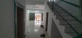 Disewakan ruko pinggir jalan di villa taman bandara cocok untuk usaha