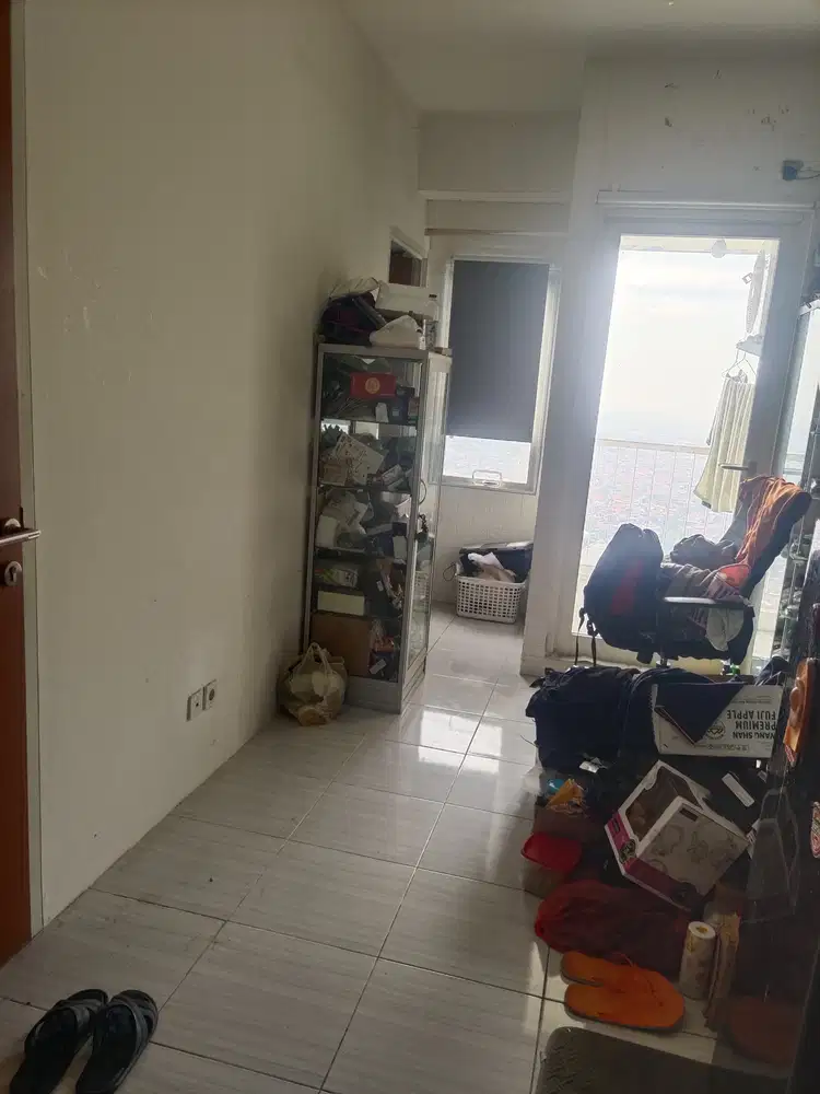 Di Jual Apartemen Puncak CBD wiyung 2 BR semi furnish