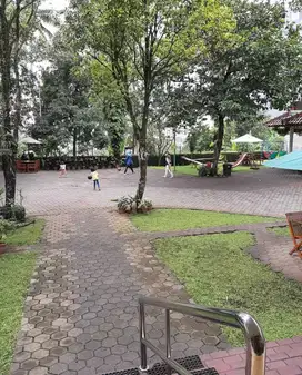 Tanah dan Bangunan Ex. Hotel di Jl. Dr. Setiabudi, Kota Bandung