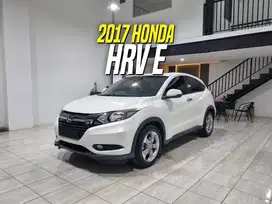 LOW KM Honda HRV E 1.5 CVT 2017 White on Black Putih HR-V AT Matic