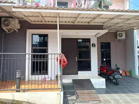 Di jual Rumah Lokasi Strategis  Dekat Pintu TOL Sawangan